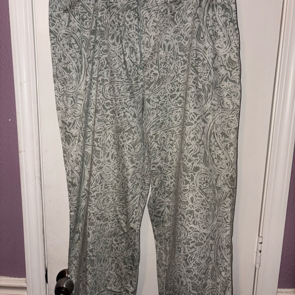 Izod Paisley Print Pants - Gray